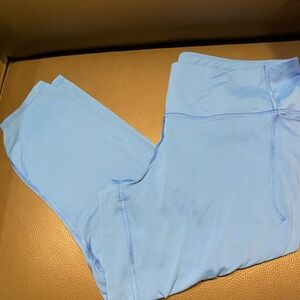 Blue women’s underarmour cropped leggings- xl